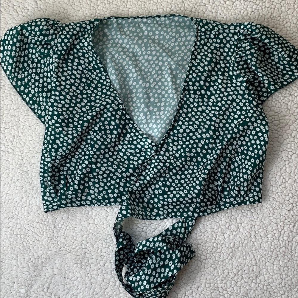 Tie crop top